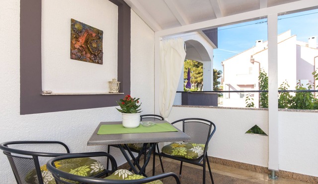 Cozy apartment Suzy in the city of Krk