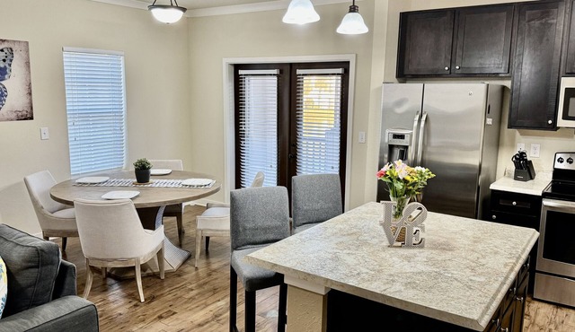 Cozy Apartment with 2 King Beds Big Pool and Gym Near Mayo Clinic Southisde Jax