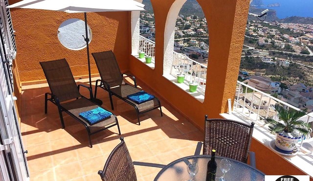 Cozy apartment with breathtaking sea views (Free WiFi, 2 Infinity Pools)