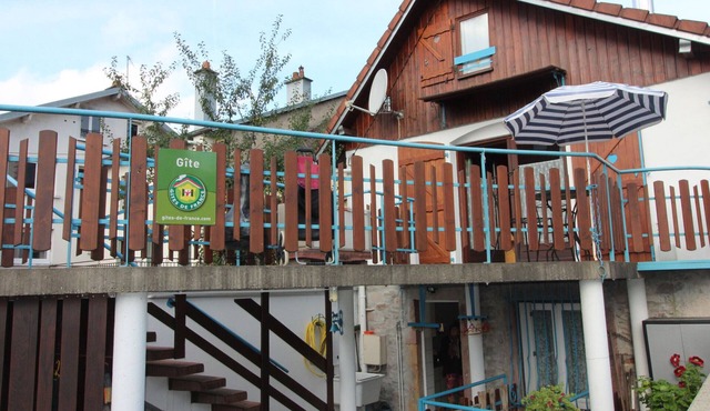 Cozy Apartment with Fireplace & Garden near Shops in Vagney, 15km from Gérardmer