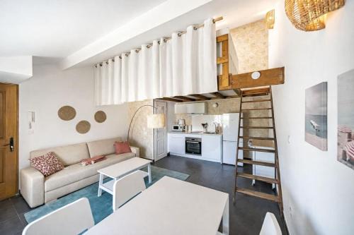 Cozy apartment with mezzanine in the heart of the Cusset district Villeur