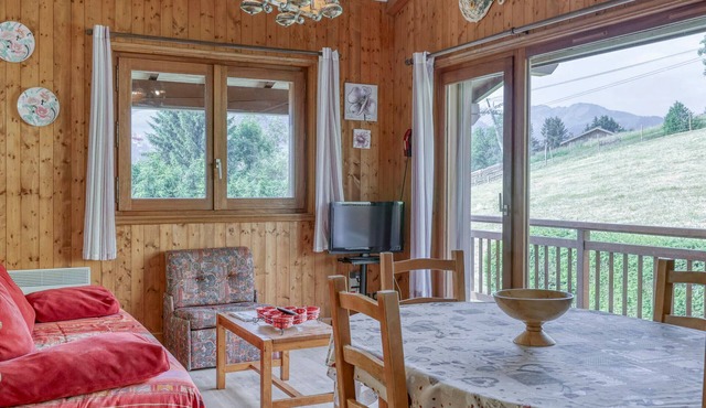 Cozy apartment with mezzanine, parking, 4 pers., near cable car in Megève