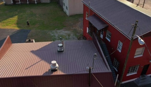 Cozy Apartment with onsite restaurant in Logan WV Close to Hatfield McCoy Trail