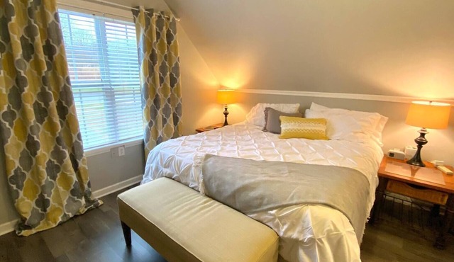 Cozy Apartment with pool, hot tub and in a quiet neighborhood