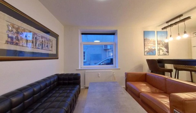 Cozy apartment with private garden and parking