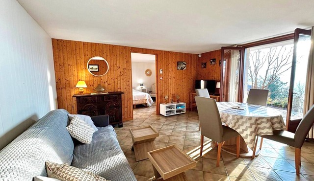 Cozy apartment with terrace and parking in Annecy