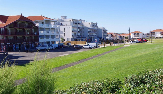 Cozy Appart 150 m from the beach with balcony + Parking