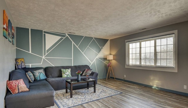 ♔ Cozy Apt A Stone's Throw away from Downtown ♔