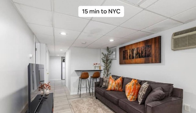 Cozy Apt. Free Parking Near NYC