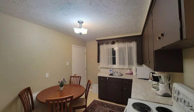 Cozy apt in Center of Saint John NB