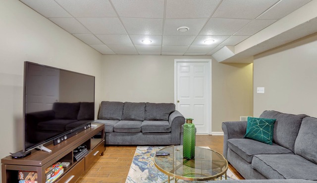 Cozy Apt in DC Suburbs: 4 Mi to Main St Laurel