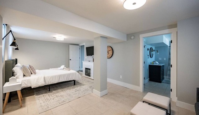 Cozy Apt | Near LU | Newly Renovated!