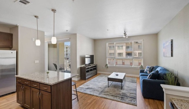Cozy Apt Near Sky Ridge Medical