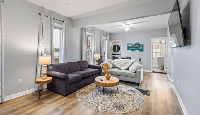 Cozy apt near SU, Downtown, Mall