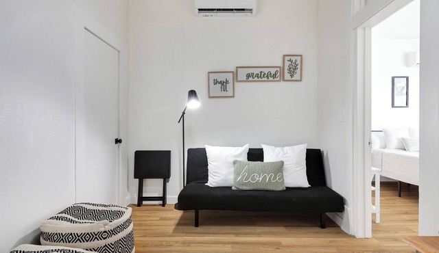 Cozy Apt Nr Alamo, DT River Walk | WiFi BBQ Games