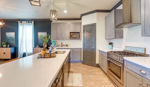 Cozy Arabi Home w/Yard ~ 6 Mi to French Quarter!