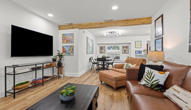 Cozy Arlington Bungalow 4/Mins to AT&T Stadium/Globe Life Field