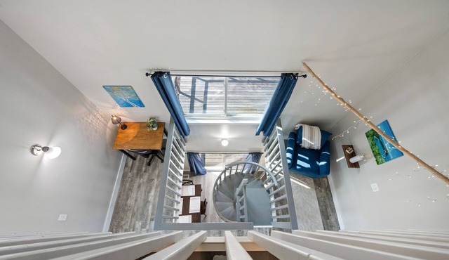 Cozy Artist's Loft