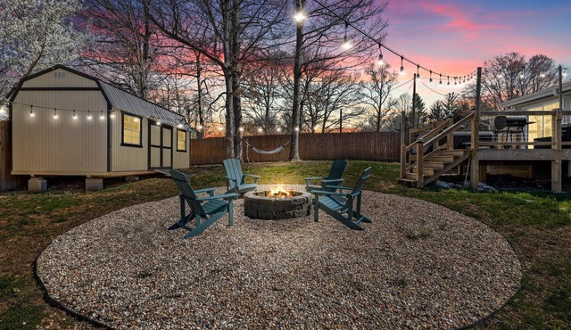 Cozy Asheville Home/Hot Tub/Fire Pit! Discount for week-long stays!