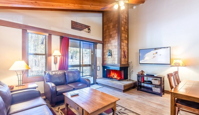Cozy Aspen Grove 2 bed 2 bath by RedAwning Save 10% on 3 Nights, 15% on 5 Nights!