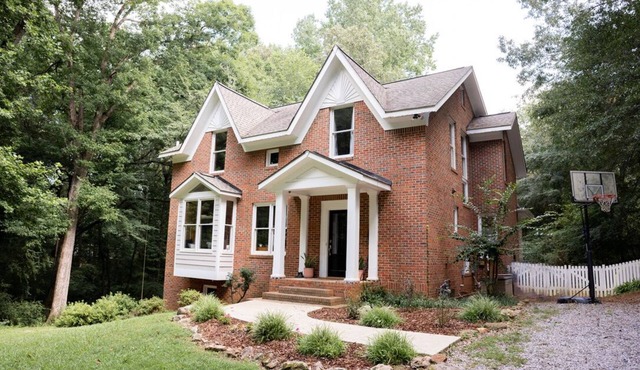 Cozy Athens Home on the Brook