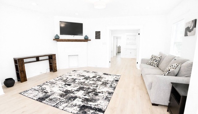 Cozy Atlanta Stay Sleeps 4 Near ATL. Free Wifi + Self check in