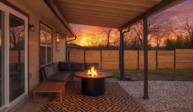Cozy Austin Retreat - Mins to Q2 & The Domain
