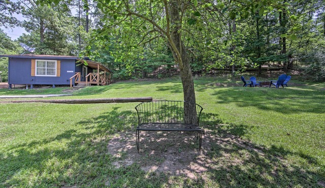 Cozy Avinger Cabin w/Fire Pit & Deck