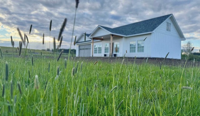 Cozy Avon Country Escape