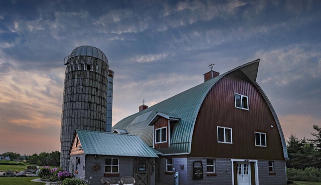 Cozy Barn Stay+10 Minutes to Dells+Ultimate Highlander Experience