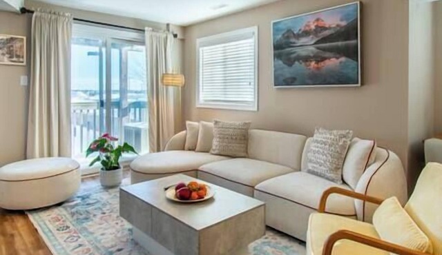 Cozy Barrie retreat near lake Simcoe & parks.