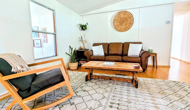 Cozy basecamp minutes from waterfalls, hiking and climbing