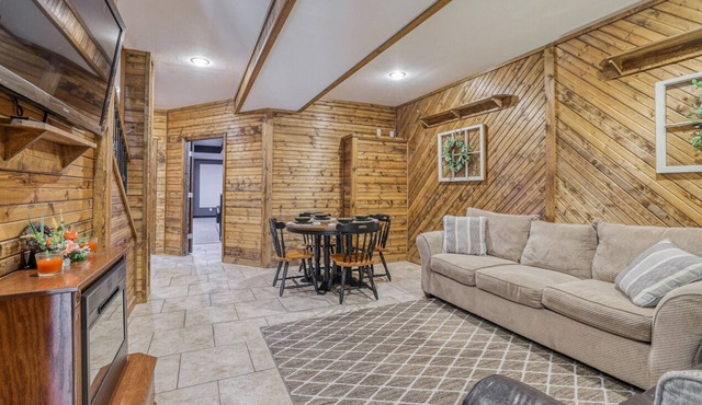 Cozy Basement Apartment on 5 Acres with Private Entrance