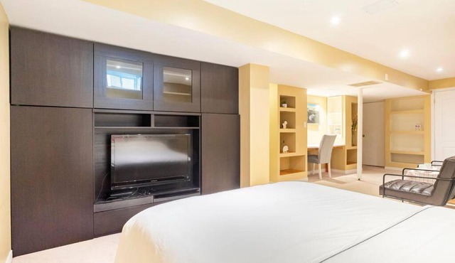 Cozy basement apartment in Newmarket