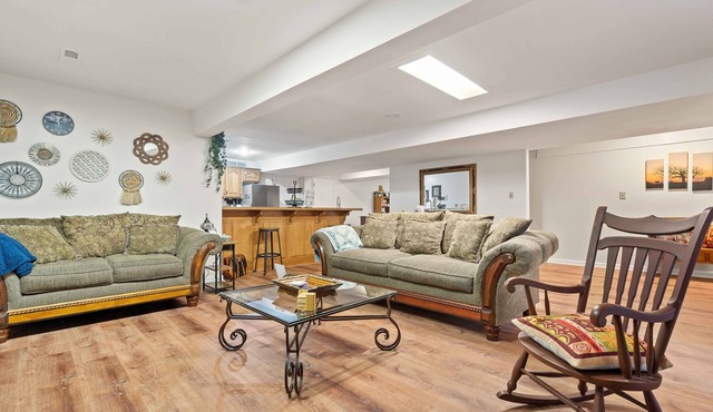 Cozy basement lodge in quiet neighborhood. Close to stadiums, lakes, etc.