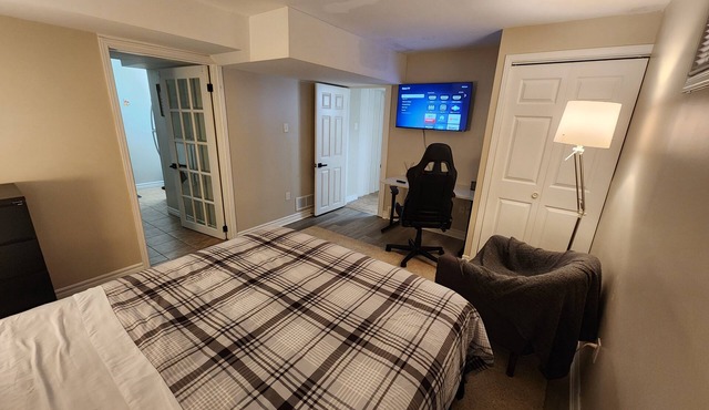 Cozy Basement Suite – Private 1-Bedroom with Full Kitchen