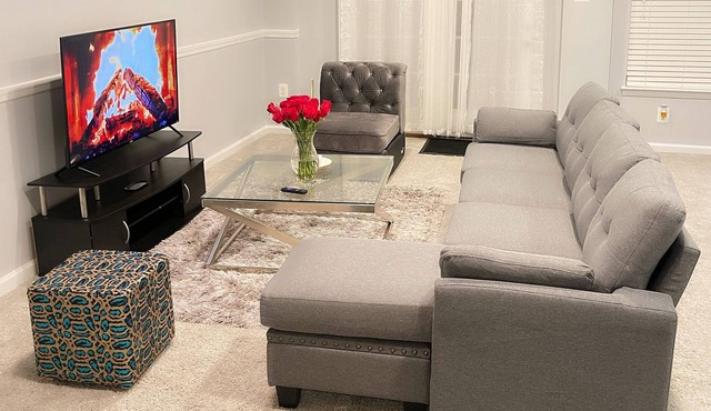 Cozy Basement with Private Entrance