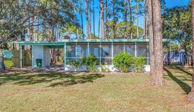 Cozy bayfront farmhouse!