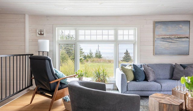 Cozy Beach Cottage on the Atlantic.