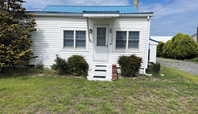 Cozy Beach Front Cottage Pet Friendly