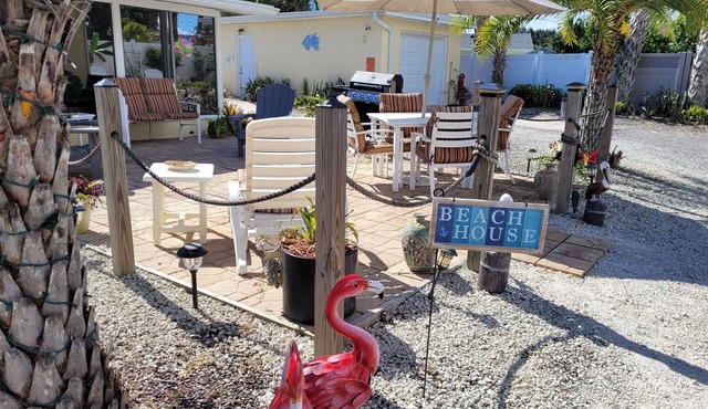 Cozy Beach Home, WIFI, Turnkey, Walk to the Beach