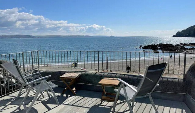Cozy Beach House in Cawsand
