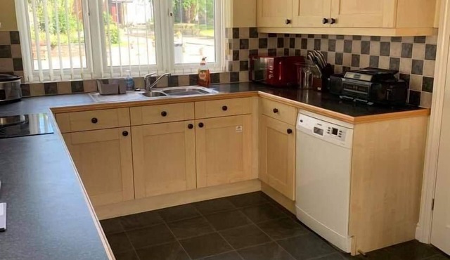 Cozy Beach House in Sandown - 3 Bedrooms