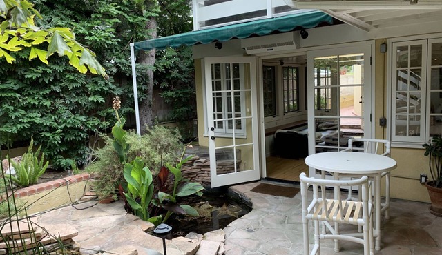 Cozy Beach House, Quiet, Private Garden, Blocks to Sand, Town