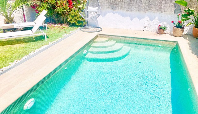Cozy beach house with private pool 5 min walk from the beach, family-friendly