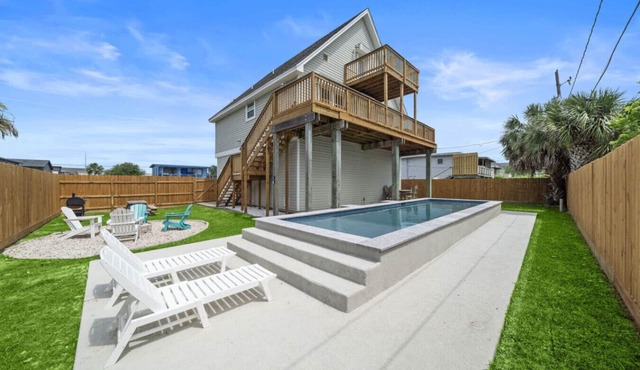 Cozy Beach House with Game Room, Steps from Beach