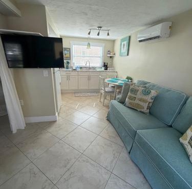 Cozy Beach Rental 1B/1B