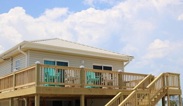 Cozy Beach Retreat – Steps from the Sand