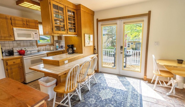 Cozy Beach Retreat with Resort & Beach Access