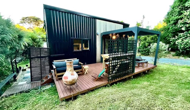 Cozy Beach Tiny House – Where tranquility and comfort meets relaxed surf vibes